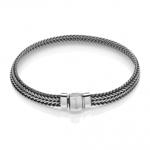 Silver bracelet with magnetic clasp